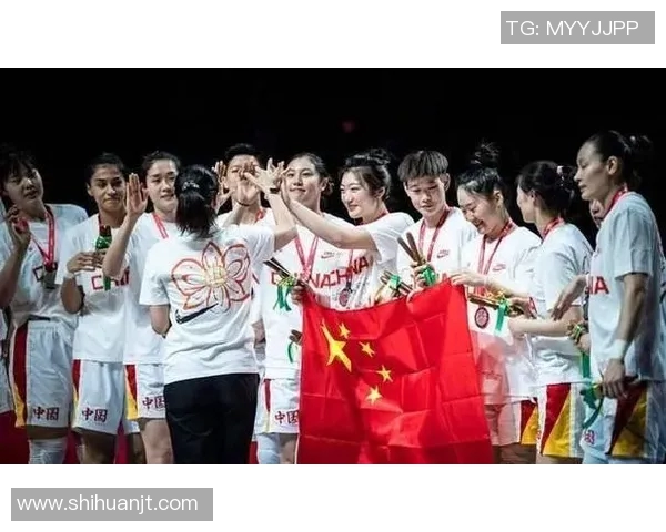 荷兰足球明星与中国球迷的情缘与梦想之旅